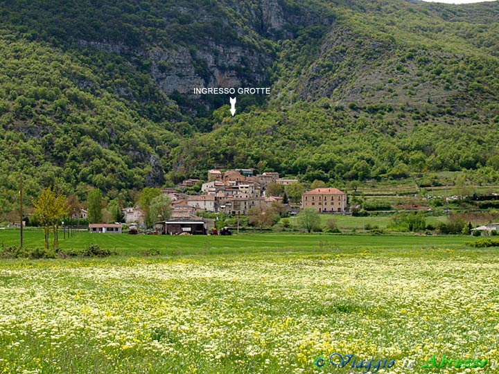 01-P5044290+.jpg - 01-P5044290+.jpg - Stiffe (661 m. slm.), frazione di S. Demetrio nè Vestini.