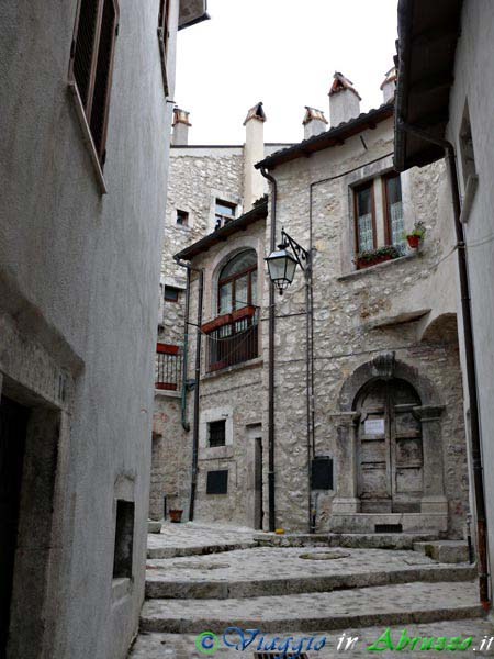 12-P1020897+.jpg