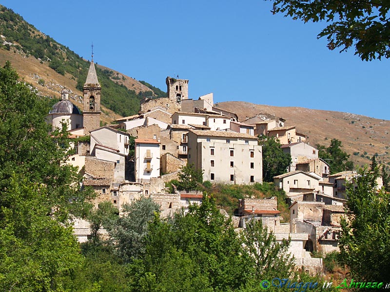 03-P7256729+.jpg - 03-P7256729+.jpg - Panorama del borgo.