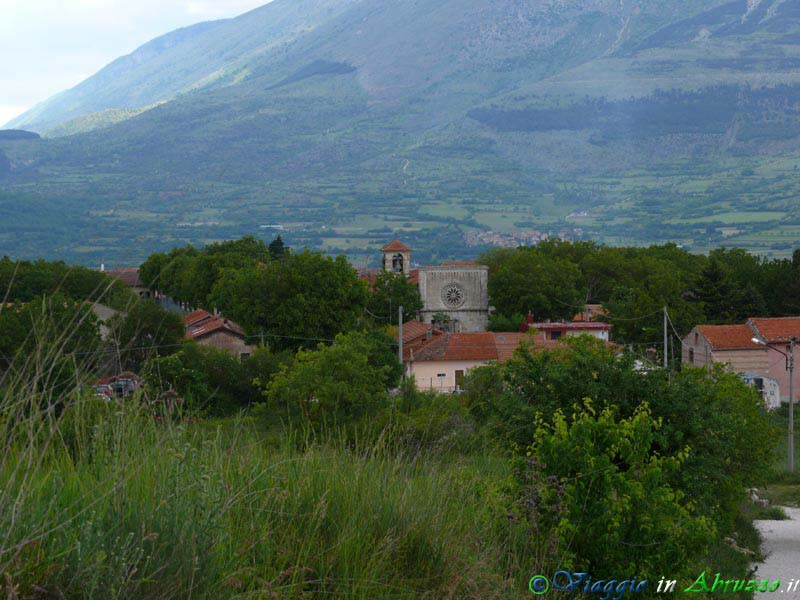 03_P1040235+.jpg - 03_P1040235+.jpg - L'antichissima Alba Fucens, frazione di Massa d'Albe.