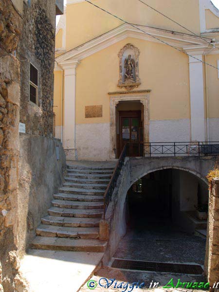 09-P6106742+.jpg - 09-P6106742+.jpg - La chiesa di S. Michele Arcangelo (XVI sec.).