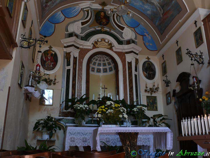 15-P1060776+.jpg - 15-P1060776+.jpg - La chiesa della Madonna dell'Addolorata (XVIII sec.).