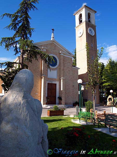 09-PA032469+.jpg - 09-PA032469+.jpg - La chiesa di S. Salvatore.