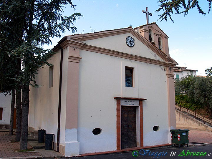 07-PA032642+.jpg - 07-PA032642+.jpg - La chiesa "Maria SS. della Neve", fuori dal paese.