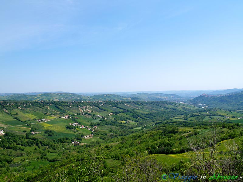 08-P4253607+.jpg - 08-P4253607+.jpg - Panorama dal borgo.