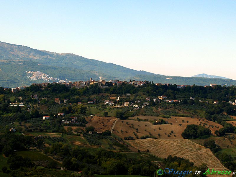01-PA032571+.jpg - 01-PA032571+.jpg - pANORAMA DEL BORGO E DEL TERRITORIO CIRCOSTANTE.