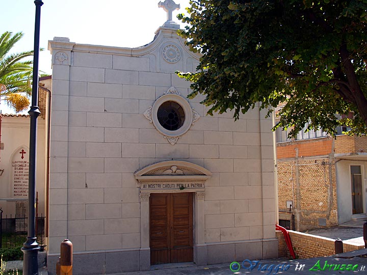 09-P9110838+.jpg - 09-P9110838+.jpg - La piccola chiesa di S. Rocco.