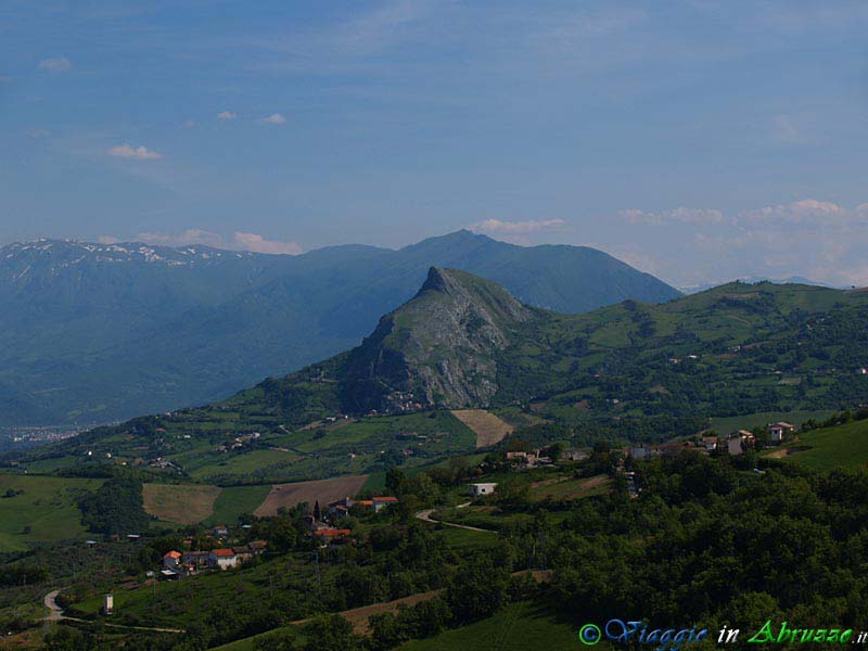 05-P5167856+.jpg - 05-P5167856+.jpg - Panorama dal borgo.