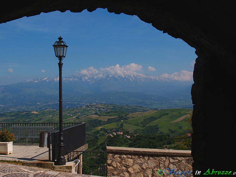 06-P5167855+.jpg - 06-P5167855+.jpg - Panorama dal borgo.