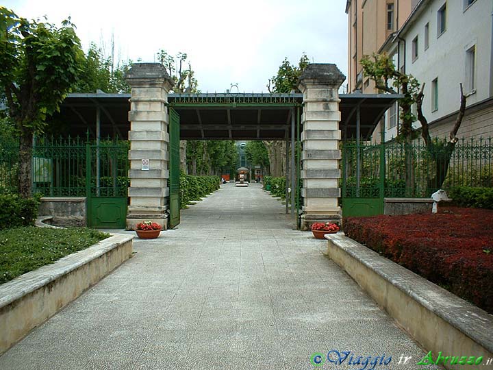 09-DSCF0004+.jpg - 09-DSCF0004+.jpg - L'ingresso delle Terme.