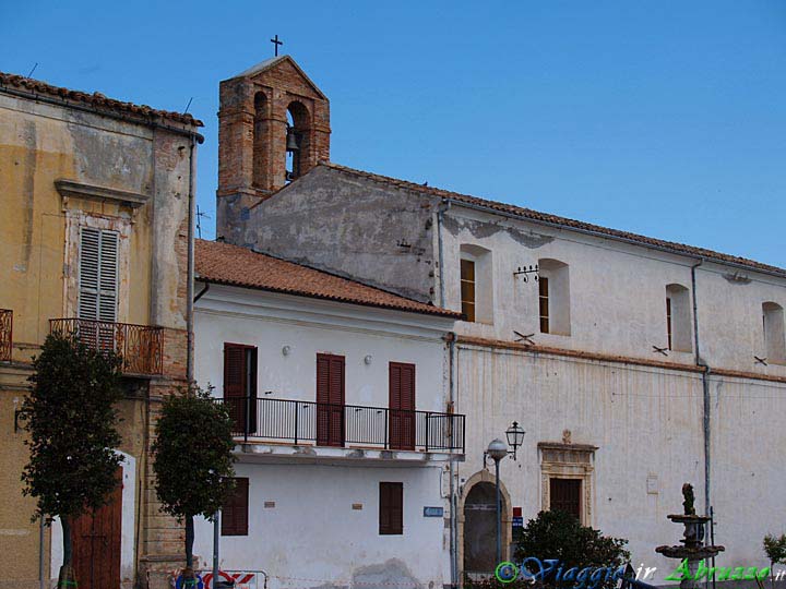 06-P5259583+.jpg - 06-P5259583+.jpg - La chiesa di S. Antonio.