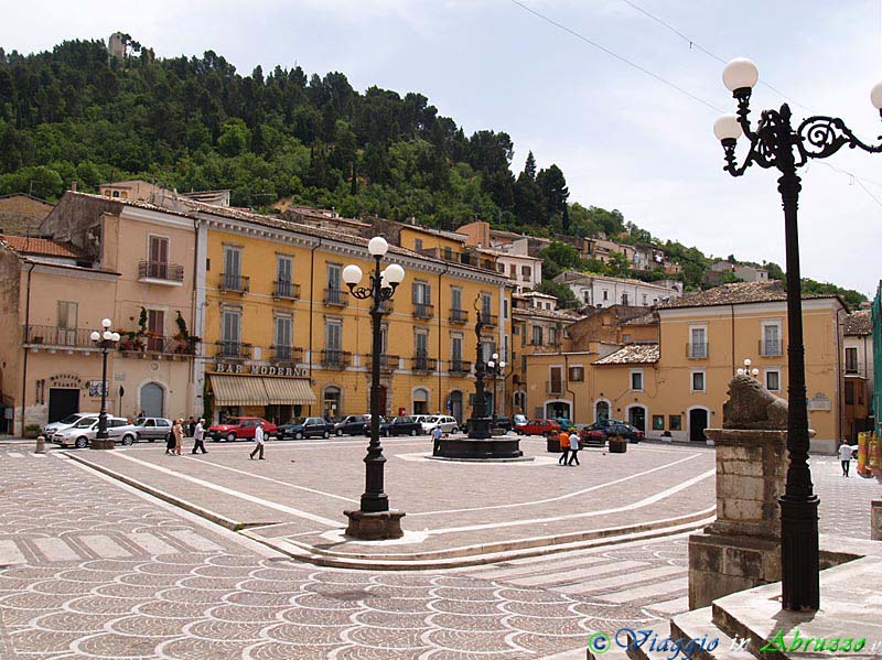 09-P6181577+.jpg - 09-P6181577+.jpg - Piazza della Libertà.