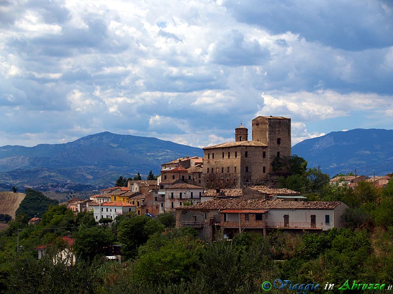 10-P8076650+.jpg - 10-P8076650+.jpg - Panorama del borgo.