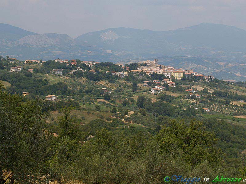 01-P7134200+.jpg - 01-P7134200+.jpg - Panorama del borgo e del territorio circostante.