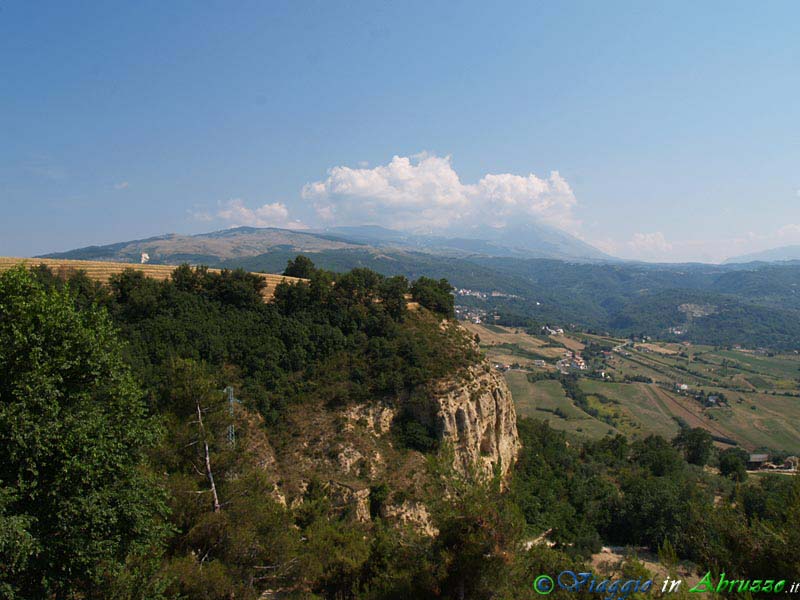 08-P7134371+.jpg - 08-P7134371+.jpg - Panorama dal borgo.