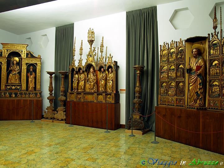 04-PC280472+.jpg - 04-PC280472+.jpg - Sala dei polittici.