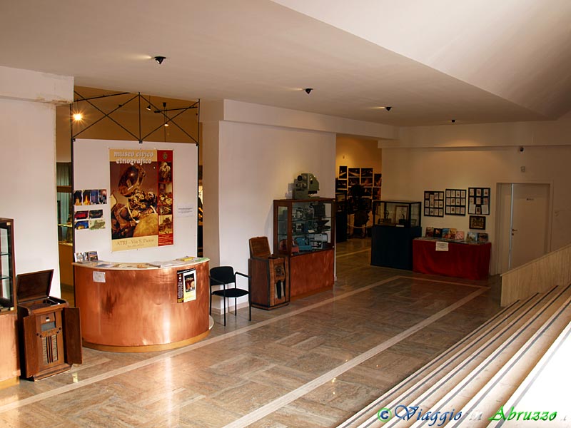 01-PC250418+.jpg - 01-PC250418+.jpg - Ingresso del Museo Etnografico.