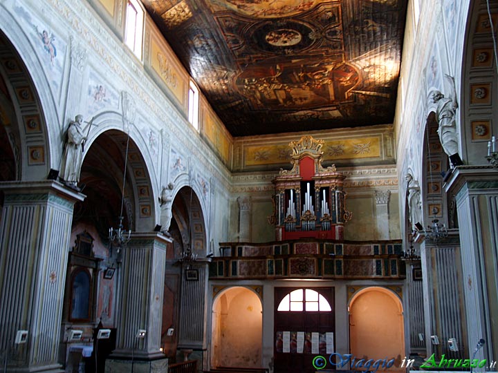 24-P5188123+.jpg - 24-P5188123+.jpg - L'elegante organo della collegiata di "S. Maria  in Platea" (XIV sec.).