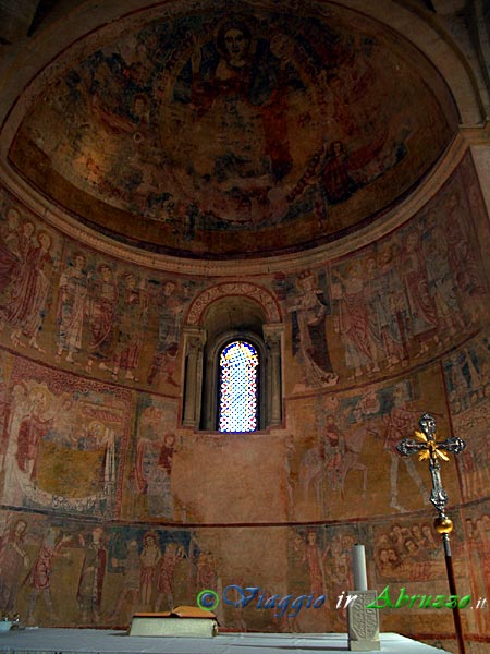 15-P4013210+.jpg - 15-P4013210+.jpg - Gli affreschi absidali nell'abbazia di S. Maria di Ronzano (XII sec.).