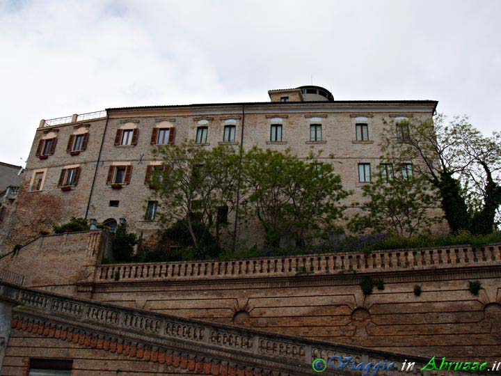 04-P5025444+.jpg