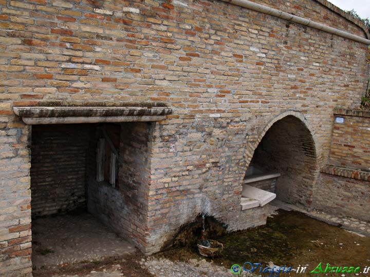 19-P5025462+.jpg - 19-P5025462+.jpg - La "Vecchia Fontana".