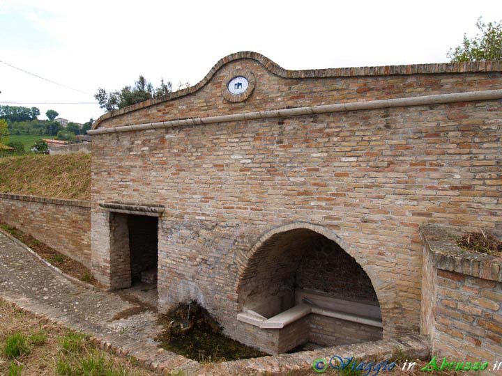 20-P5025467+.jpg - 20-P5025467+.jpg - La "Vecchia Fontana".