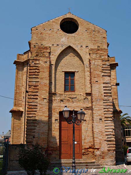 03-P5066219+.jpg - 03-P5066219+.jpg - La chiesa di San Giuseppe.