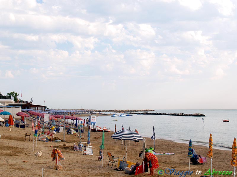 04-P8167390+.jpg - 04-P8167390+.jpg - La spiaggia di Martinsicuro.