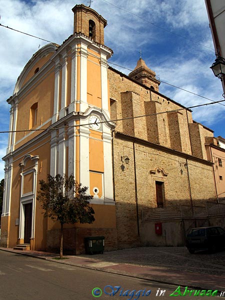 03-P1011266+.jpg - 03-P1011266+.jpg - La chiesa di S. Maria del Soccorso.
