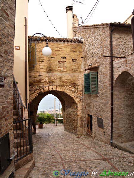 25-P8035947+.jpg - 25-P8035947+.jpg - Montepagano, frazione di Roseto degli A.
