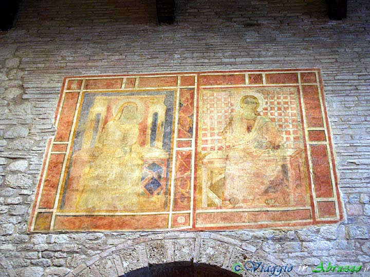 20-P5066531+.jpg - 20-P5066531+.jpg - Affreschi nella chiesa di "S. Maria ad Vicum" (X sec.).