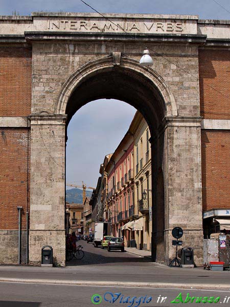 28-P8177986+.jpg - 28-P8177986+.jpg - Porta Madonna.