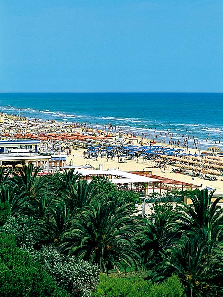 24-T.S.-2+.jpg - 24-T.S.-2+.jpg - La spiaggia di Tortoreto Lido (Foto gentilmente fornita dall'Associazione Albergatori di Tortoreto).