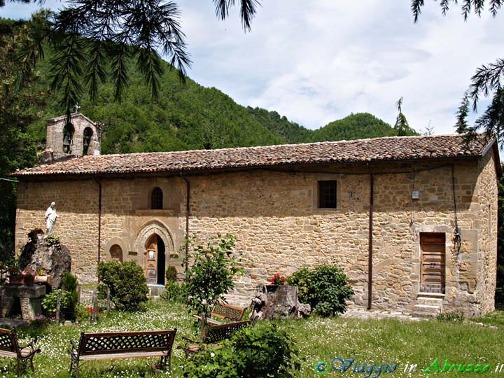 01-P5218864+.jpg - 01-P5218864+.jpg - La  chiesa della SS. Annunziata (X sec.).